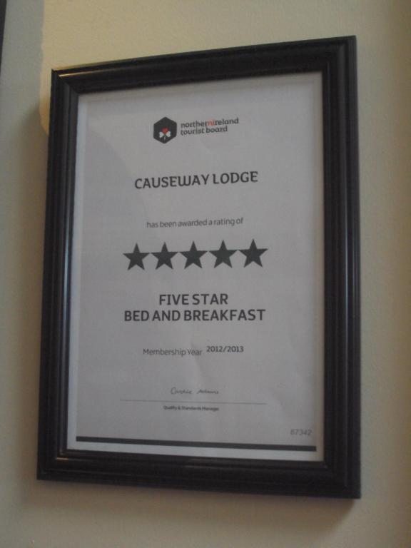 Causeway Lodge Bushmills Exterior photo